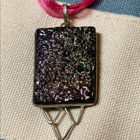 Artisan druzy style pendant on pink ribbon necklace - Picture 7 of 10